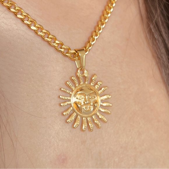 Soleá Handmade Necklace - Picture 3 of 11